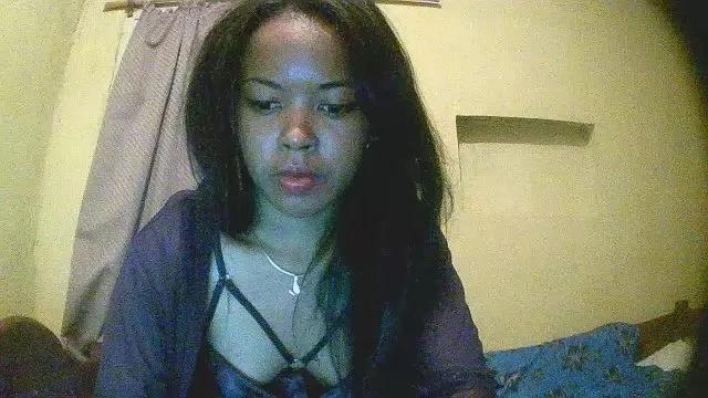 Offline Bella_5 on Cam4