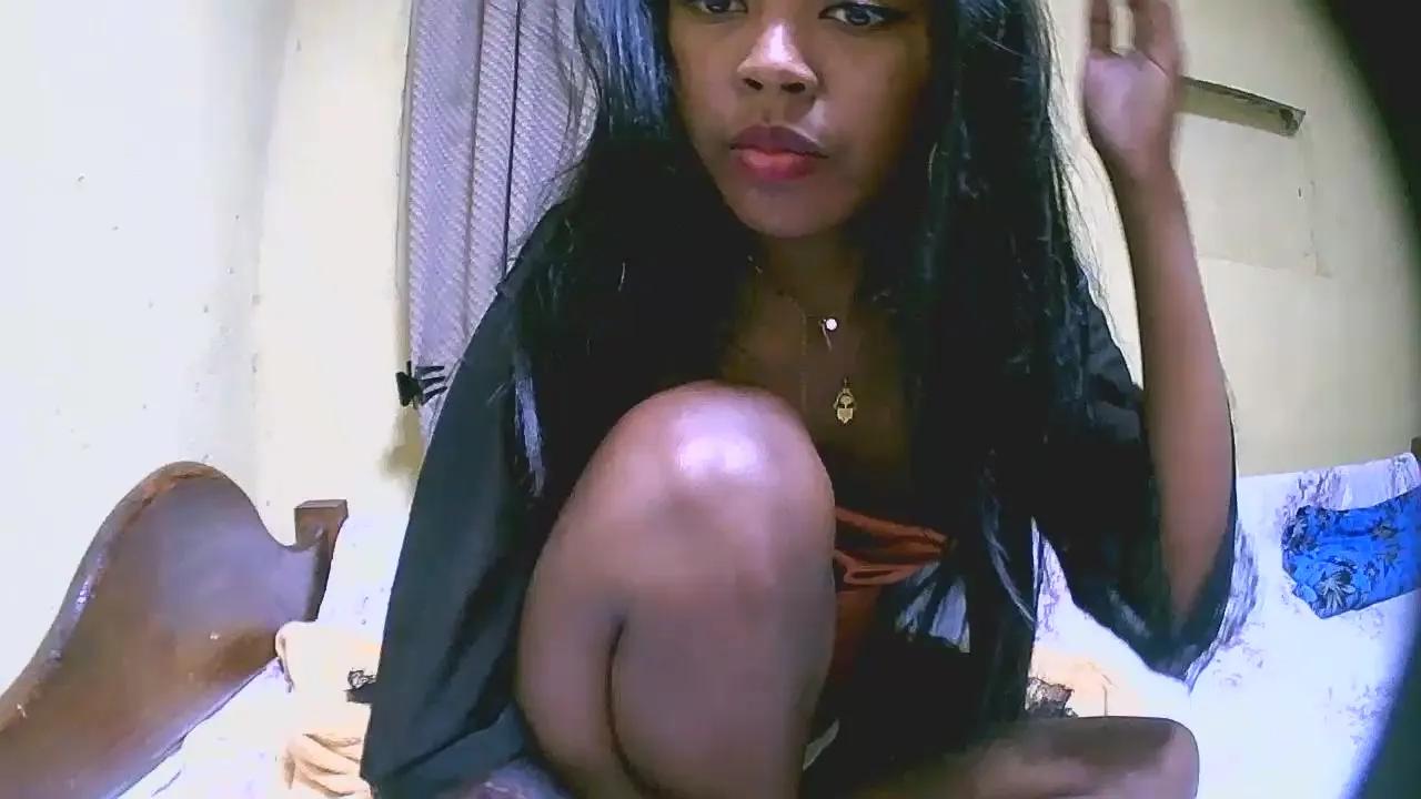 Offline Bella_5 on Cam4
