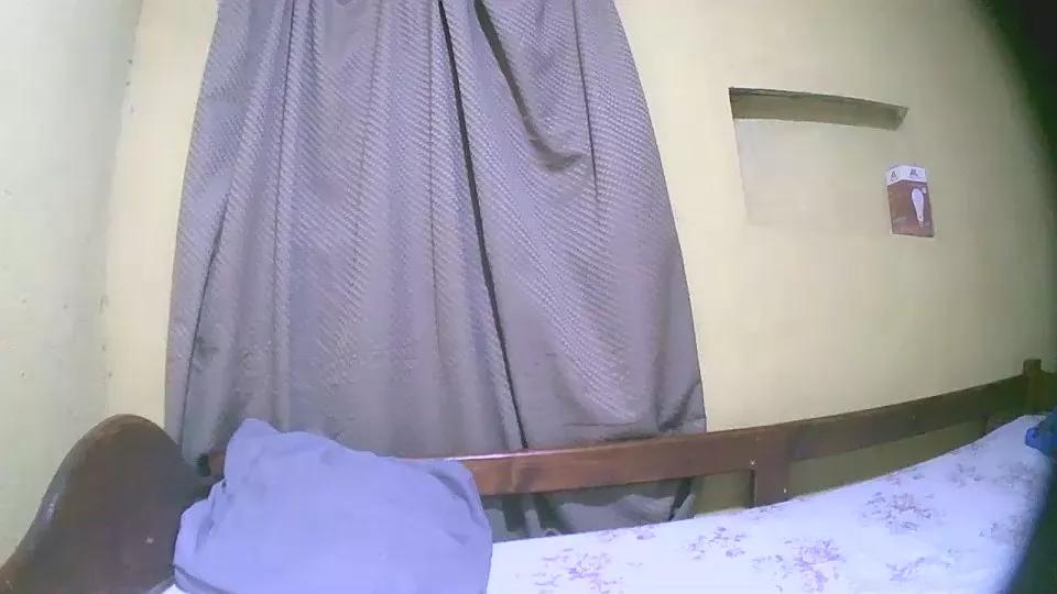 Offline Bella_5 on Cam4