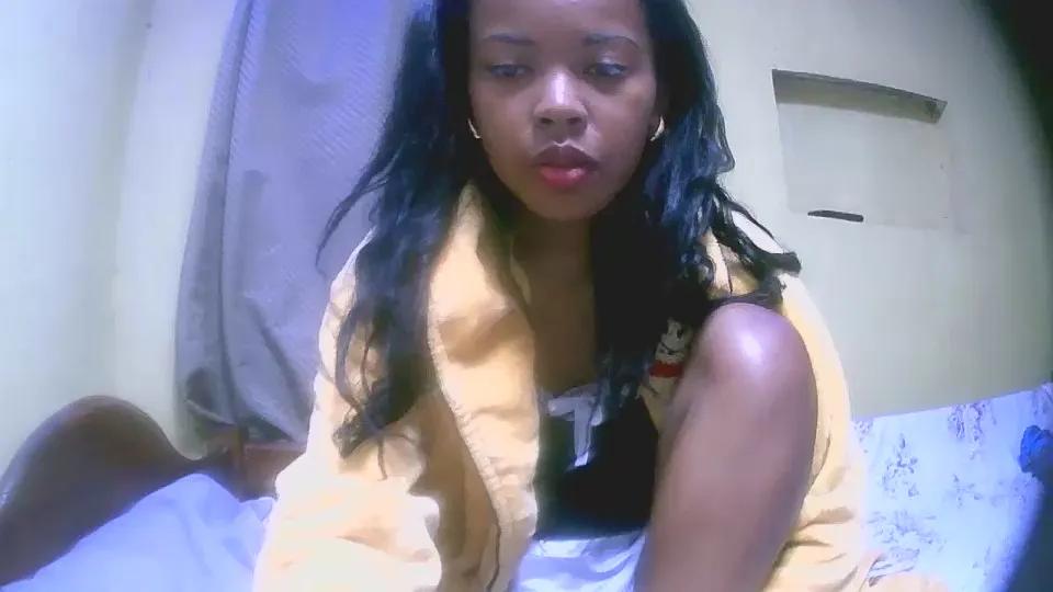 Offline Bella_5 on Cam4