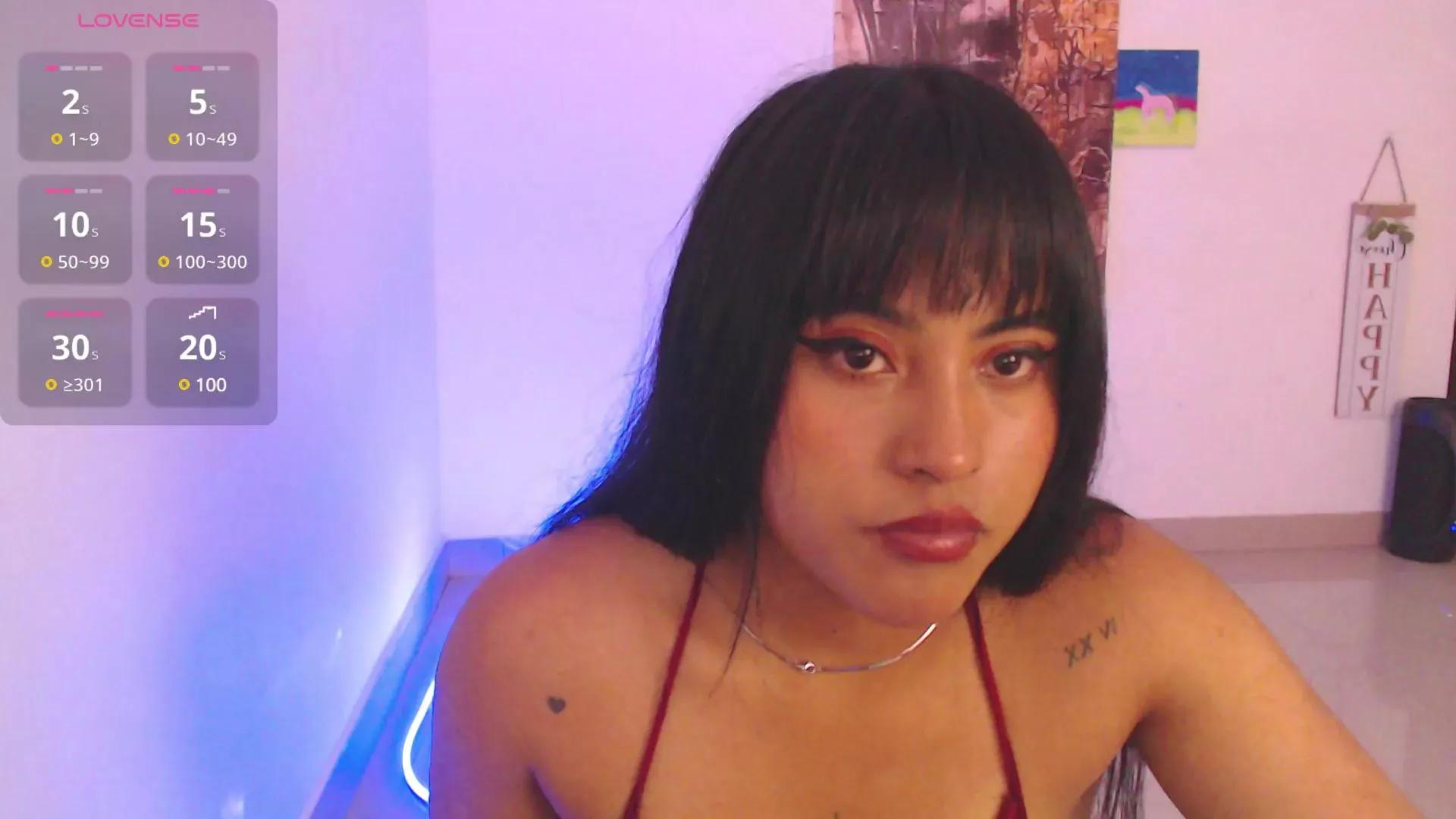 bella_warzon on Cam4 