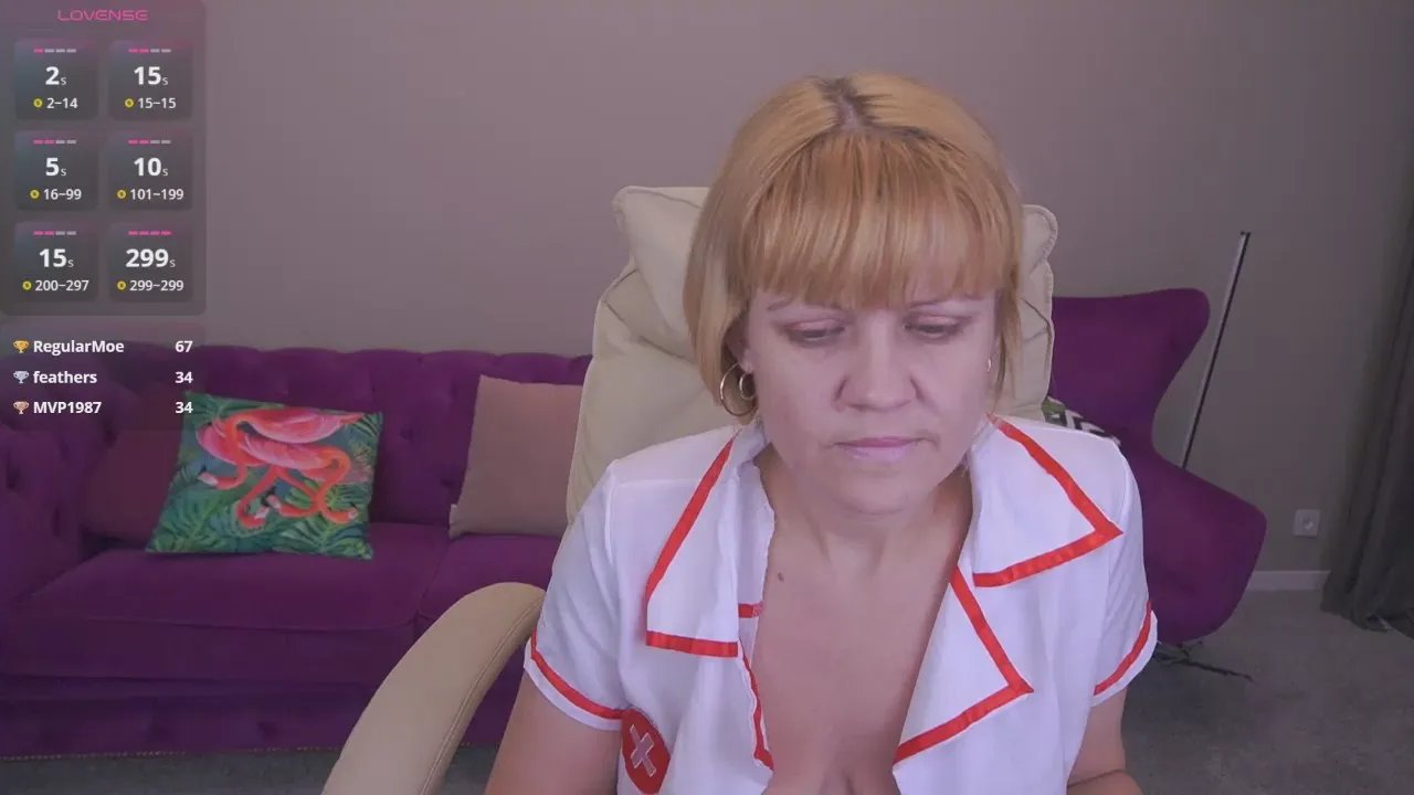 BellaLaPetit on Cam4 