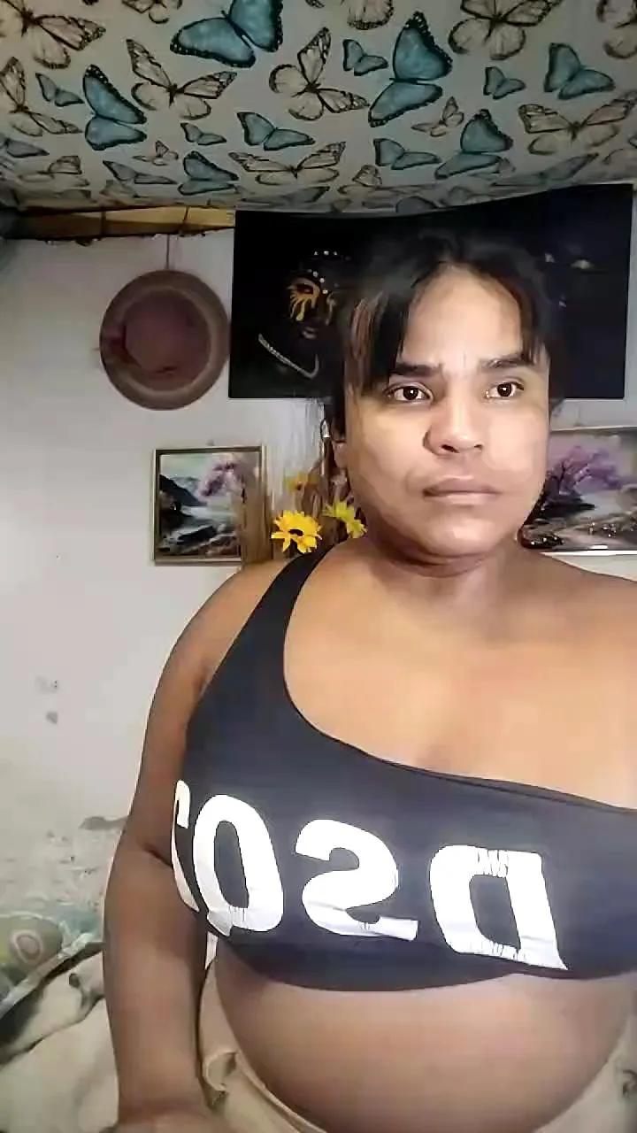 Offline bellarenata on Cam4