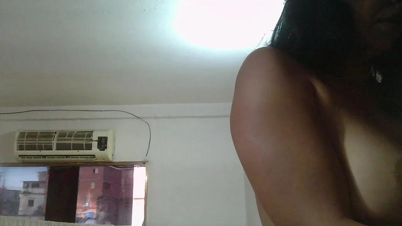 Bellayiss — Freechat on Cam4