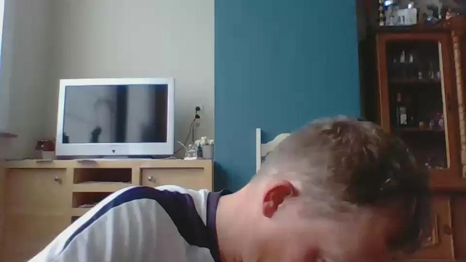 Offline bertolini83 on Cam4
