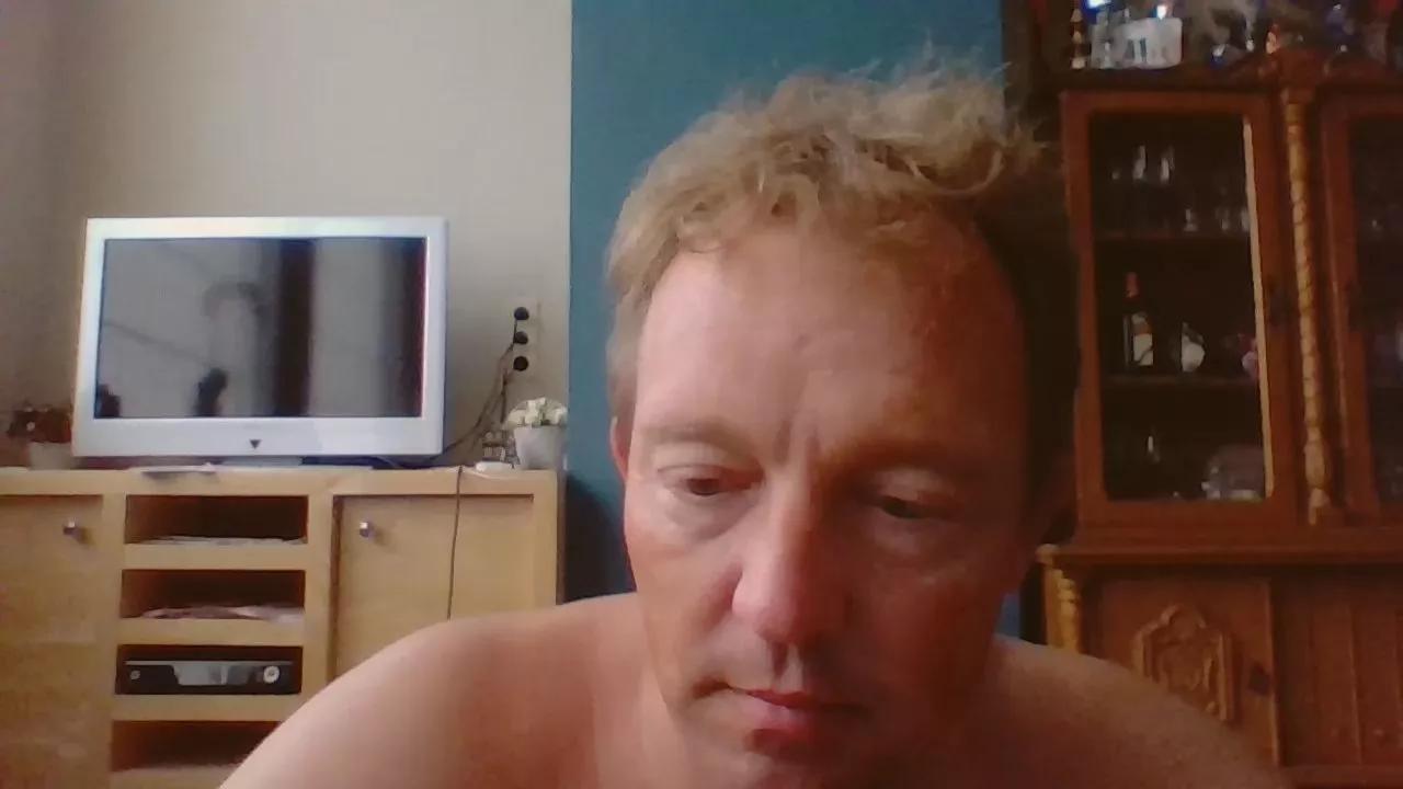 Offline bertolini83 on Cam4