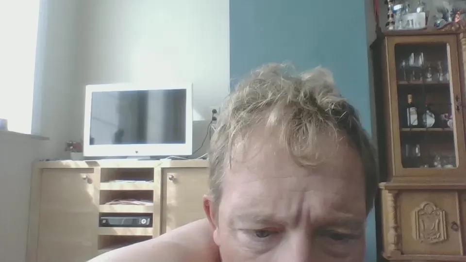 Offline bertolini83 on Cam4