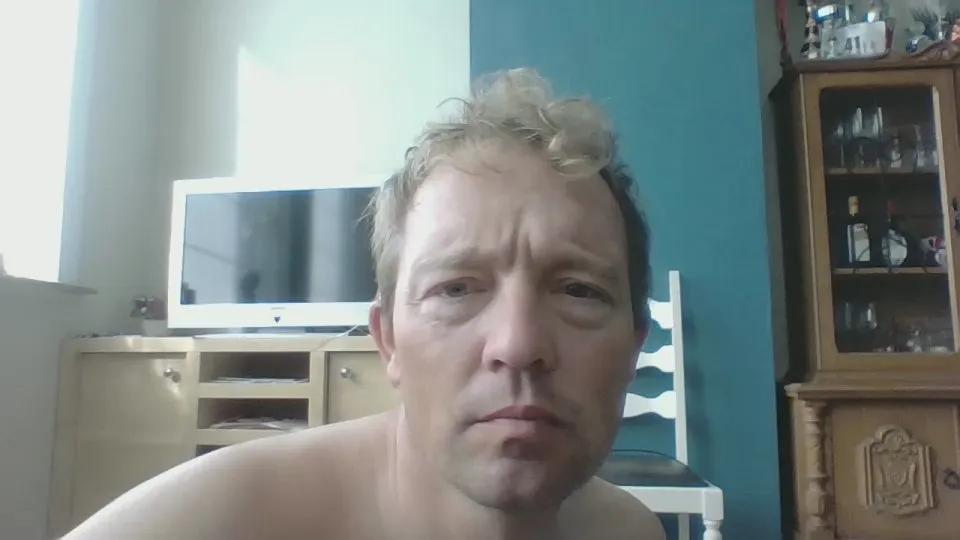 Offline bertolini83 on Cam4