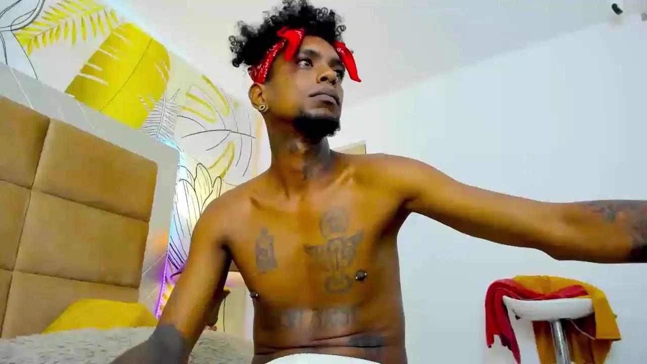 bigblackhottx1 on Cam4 