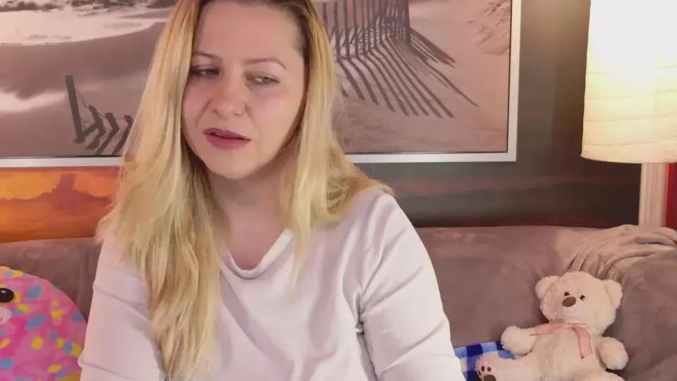 Offline BigBoobsARRI on Cam4
