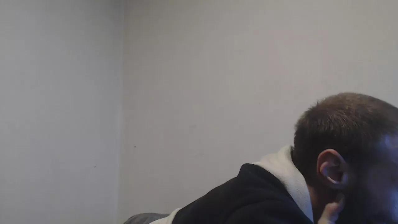 bigBUZZZZ69 on Cam4 