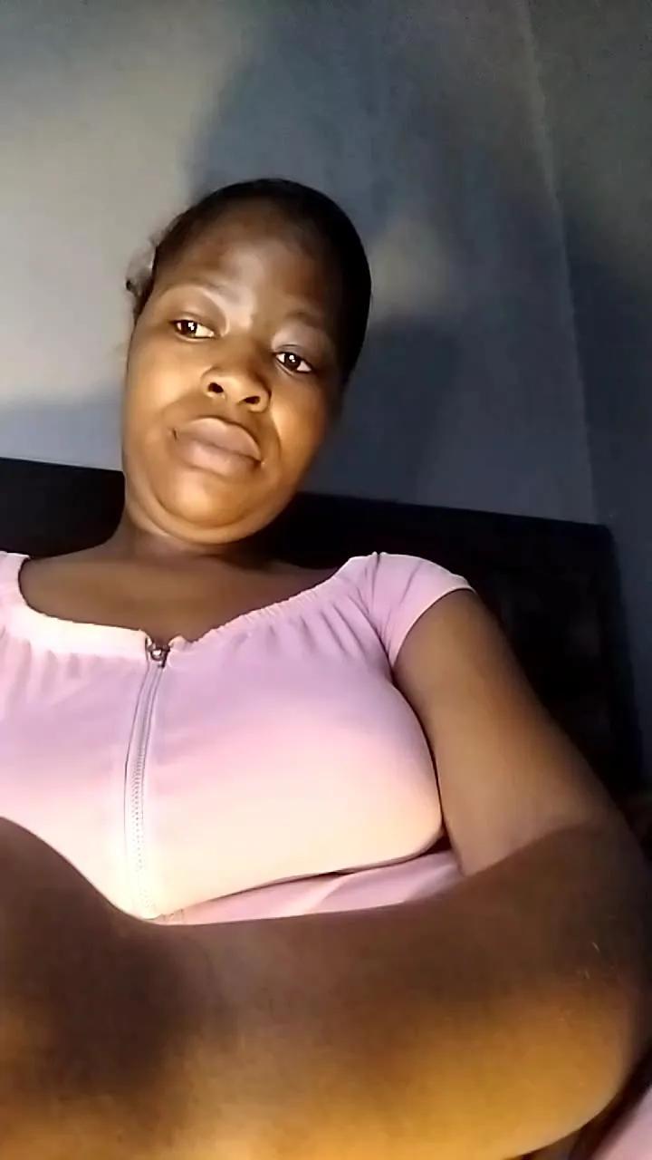 biggybooty on Cam4 