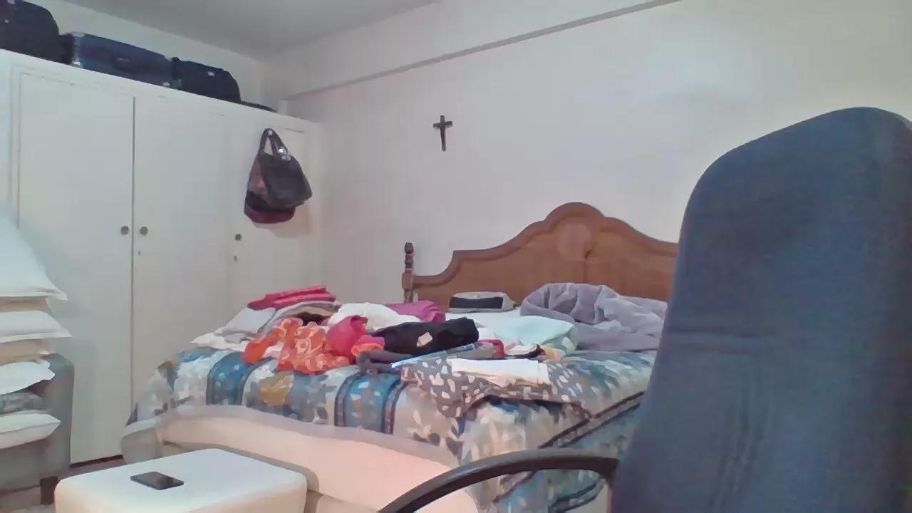 Offline bigpussylipsx53 on Cam4