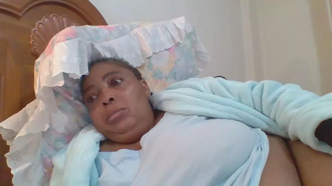 Offline bigpussylipsx53 on Cam4