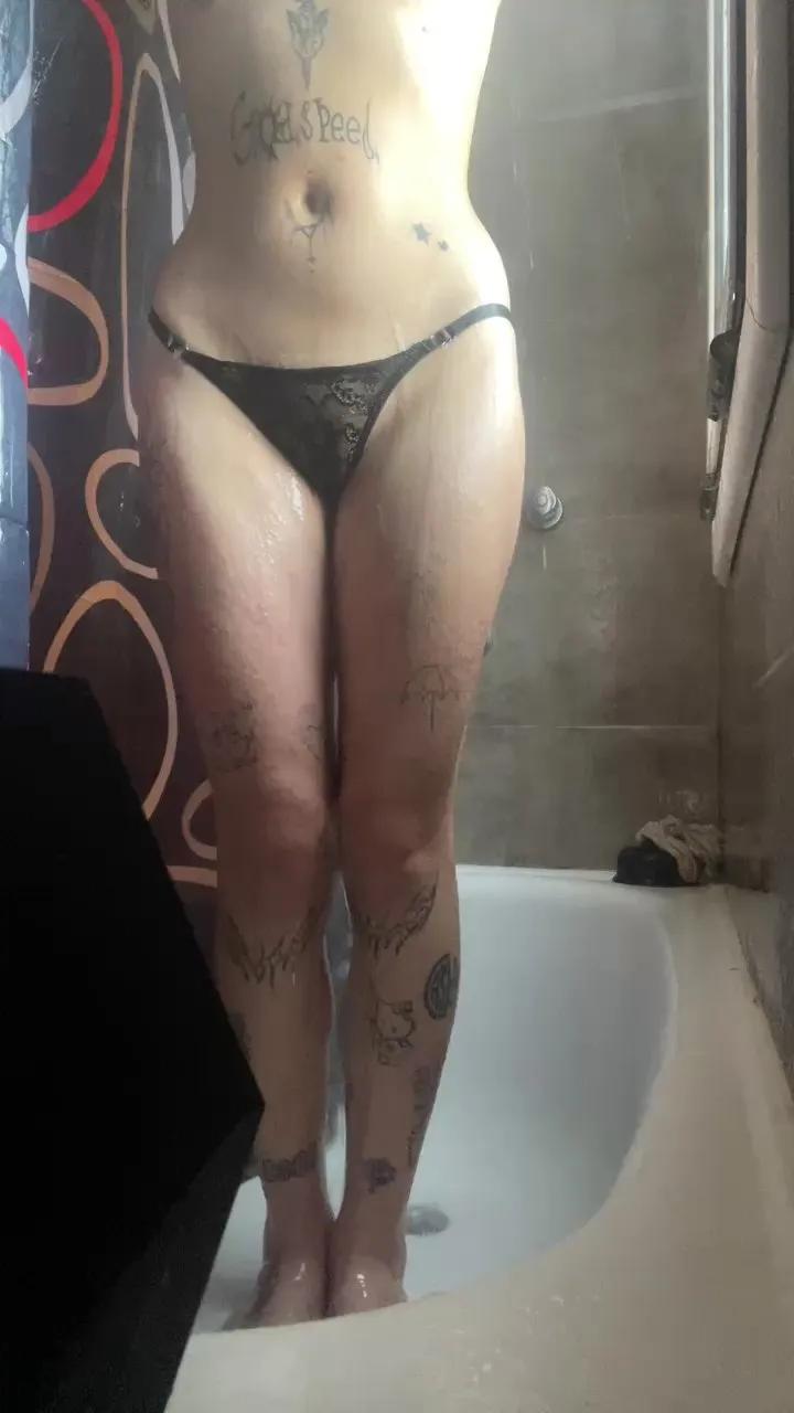 Offline Blushh777 on Cam4