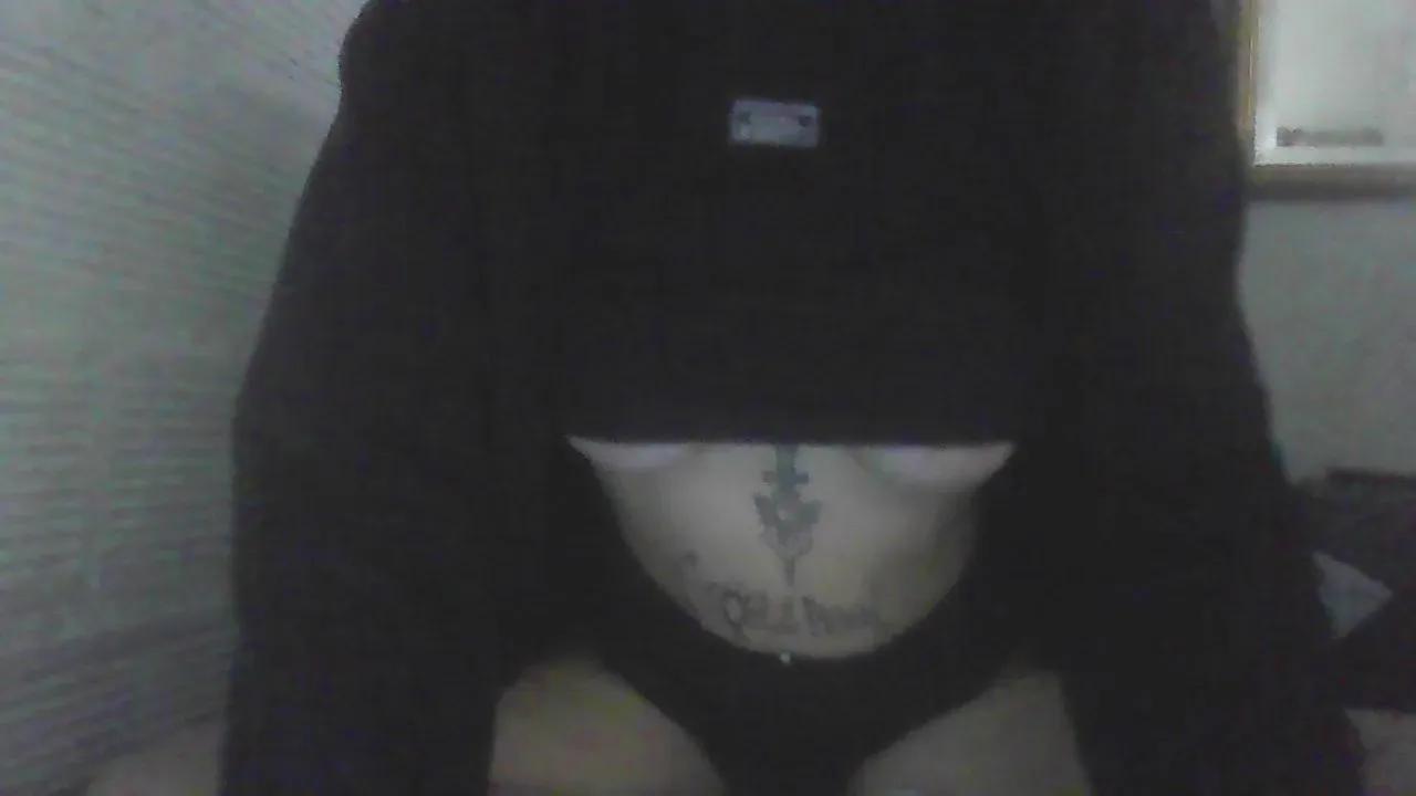 Offline Blushh777 on Cam4