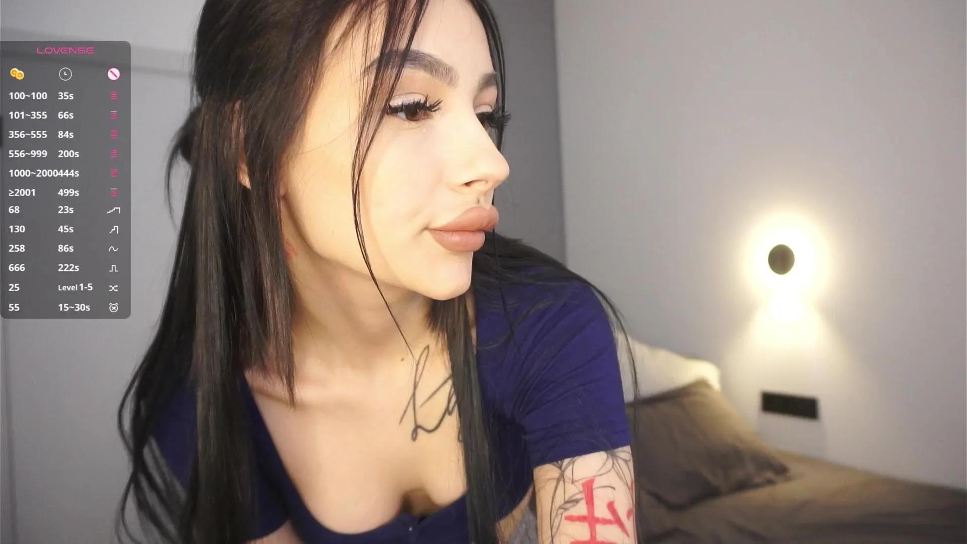 BonnieBartram on Cam4 