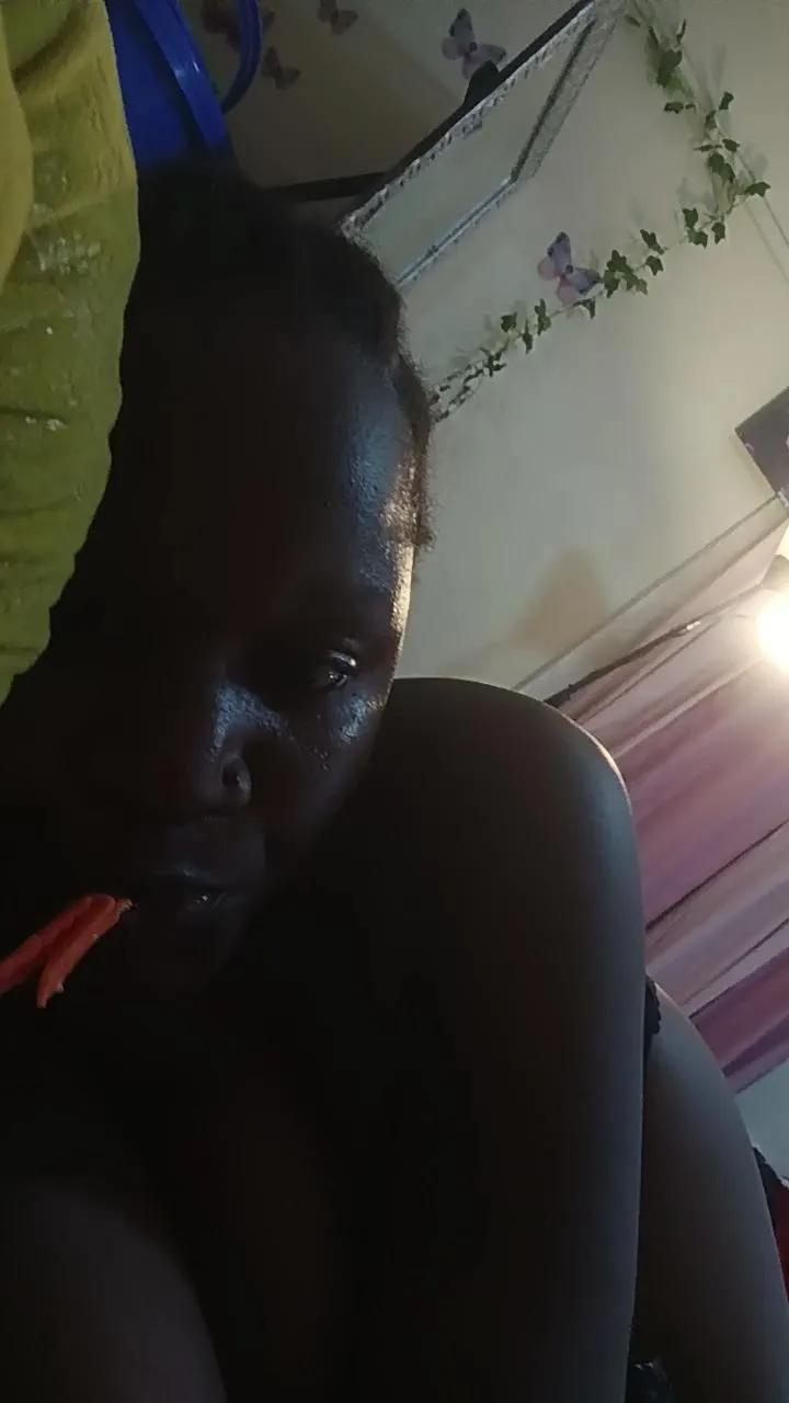 Avatar of Booby_queen1