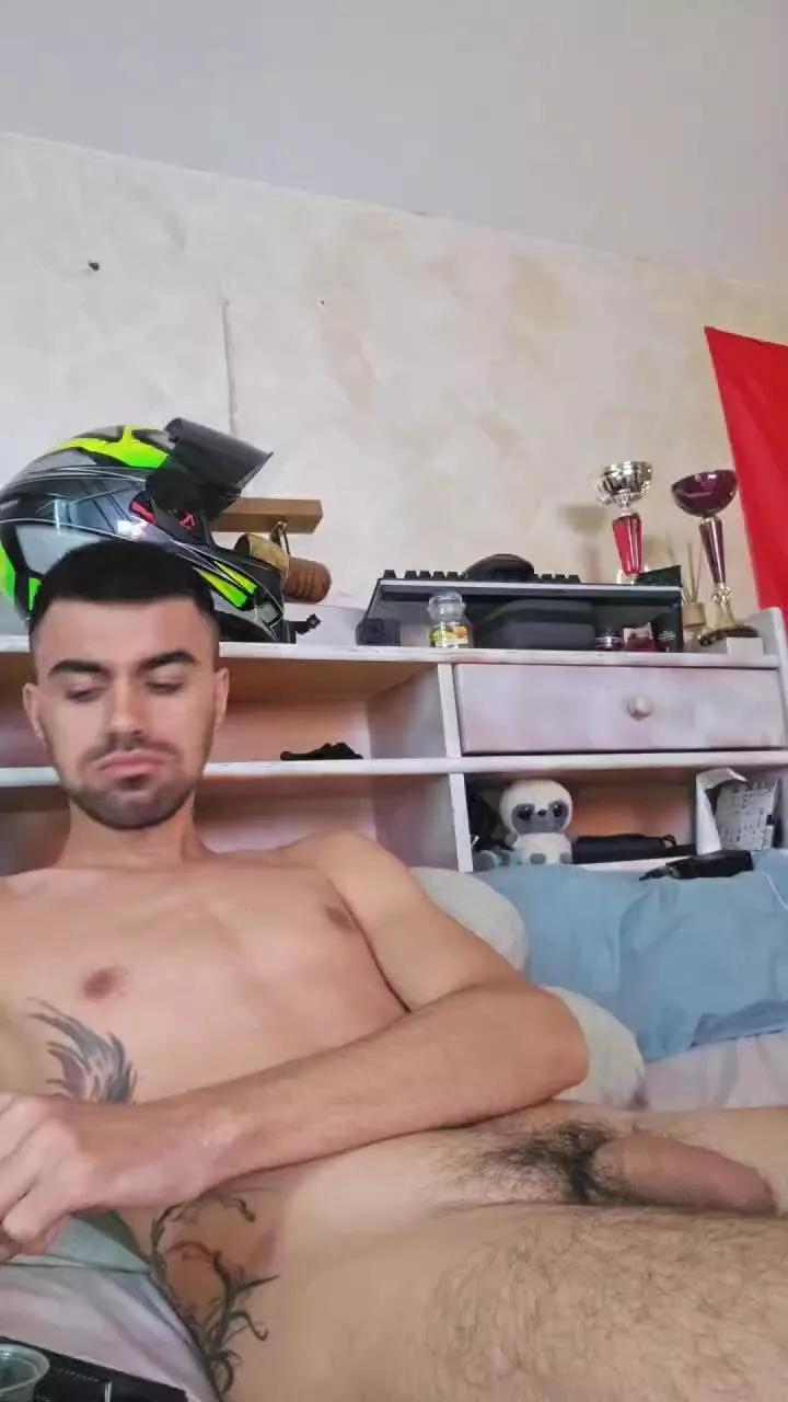 Offline Brazera__ on Cam4