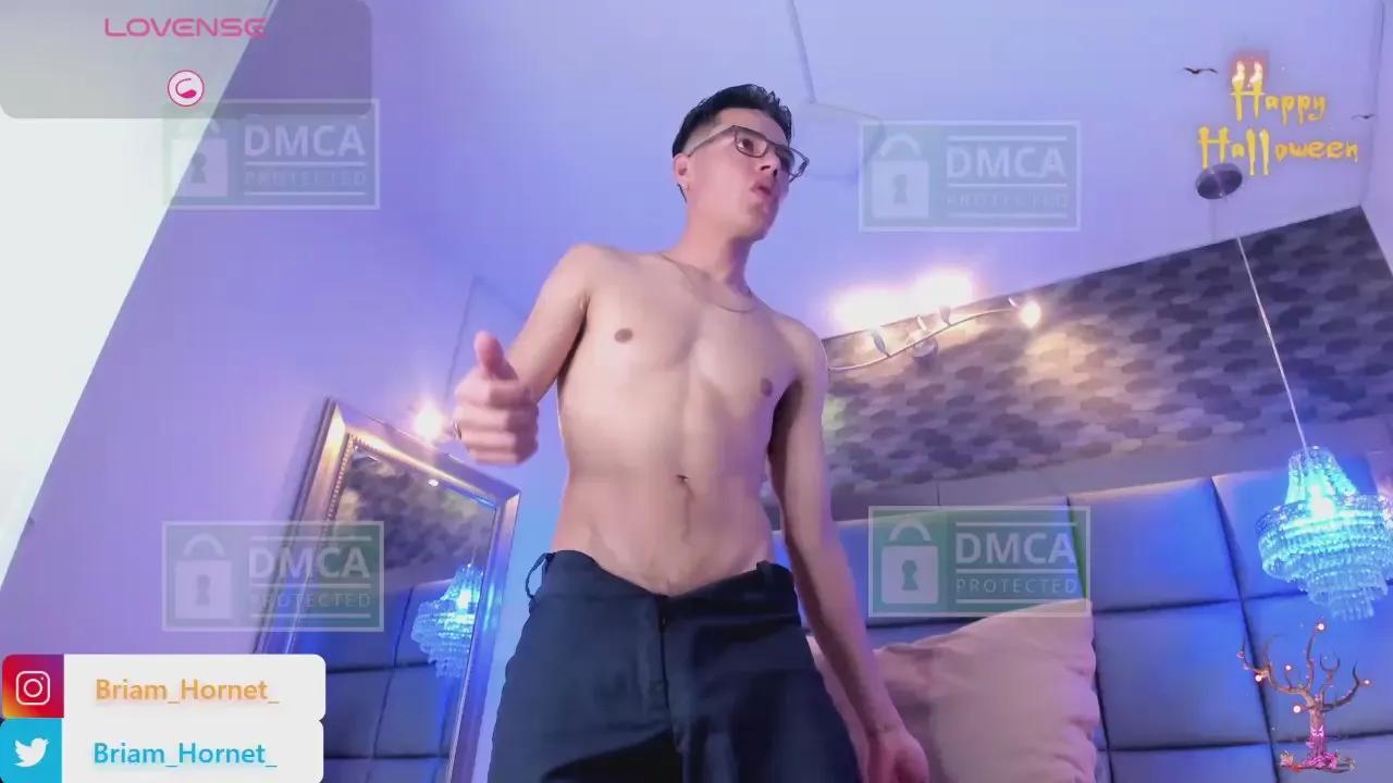 Offline Briam_Hornet_ on Cam4