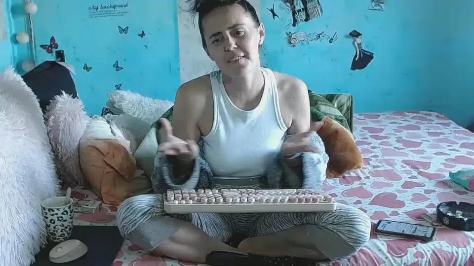 brightneeammy —  #schoolgirl #C2C #striptease