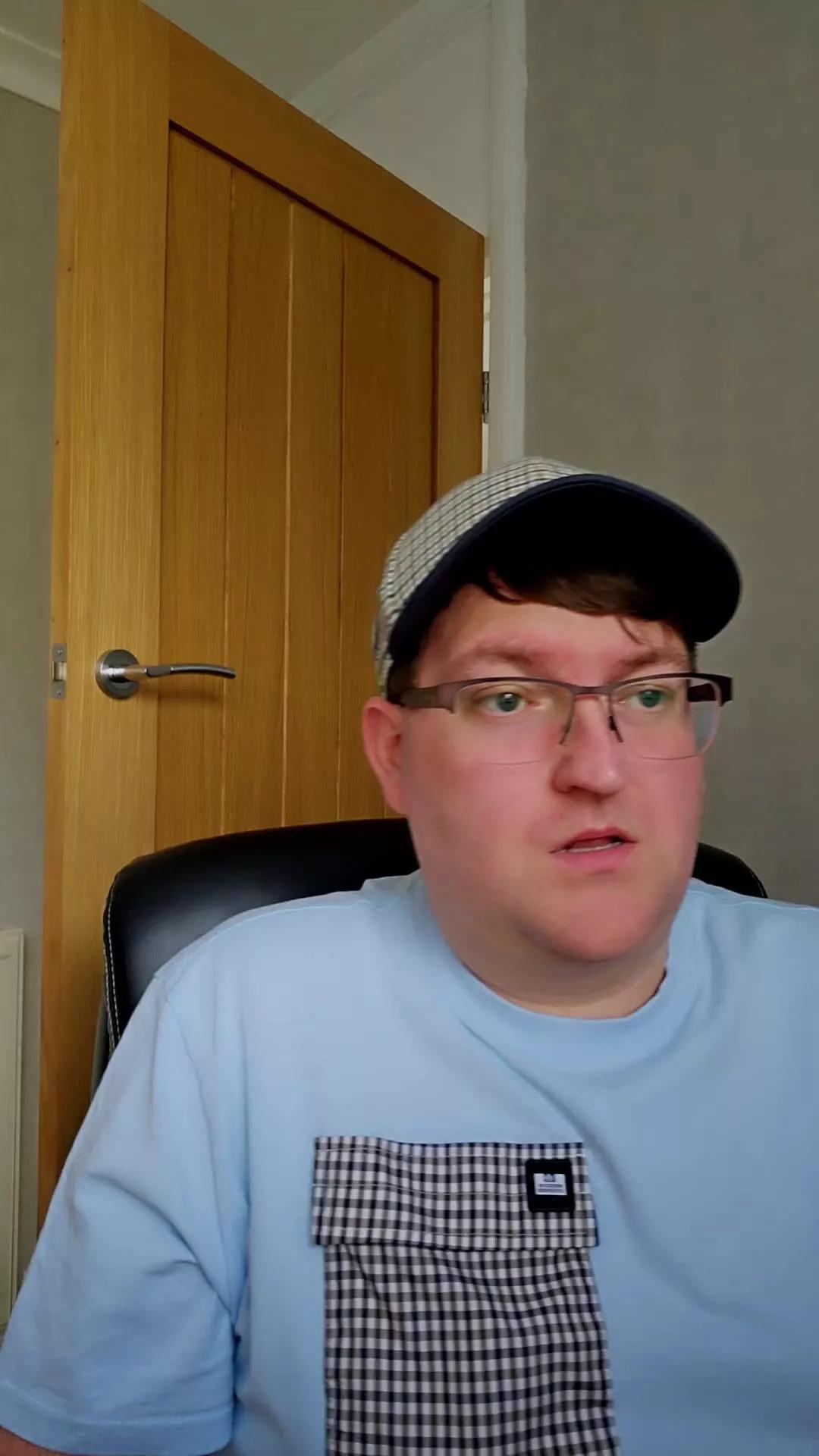 BrummieBoi89 on Cam4 