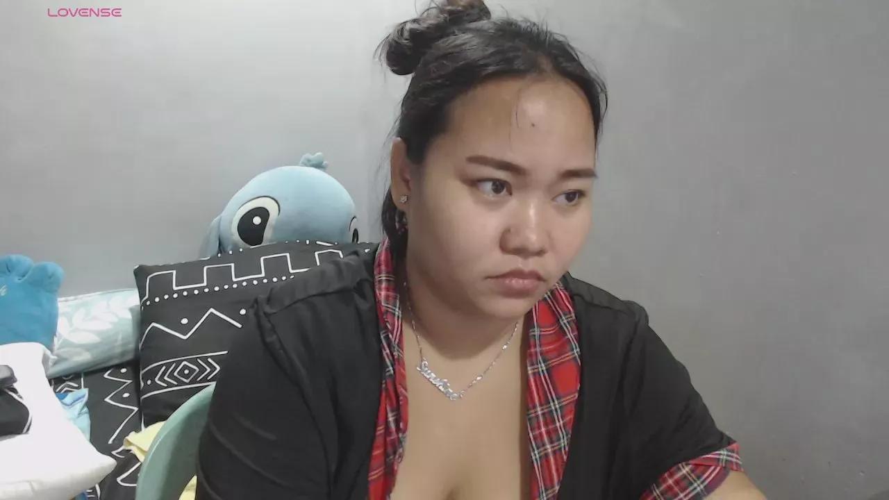 BubbleButtPinay on Cam4 