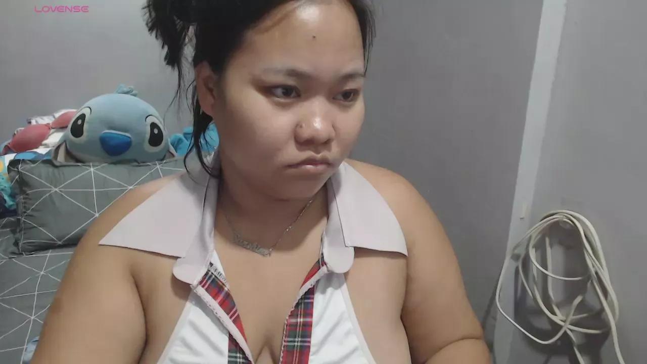 BubbleButtPinay on Cam4 