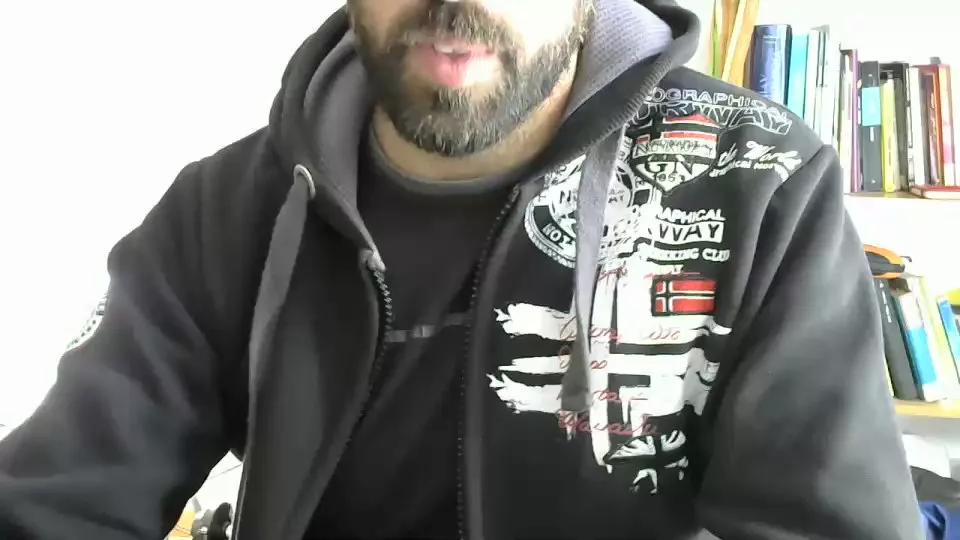 Caballero77777 on Cam4 