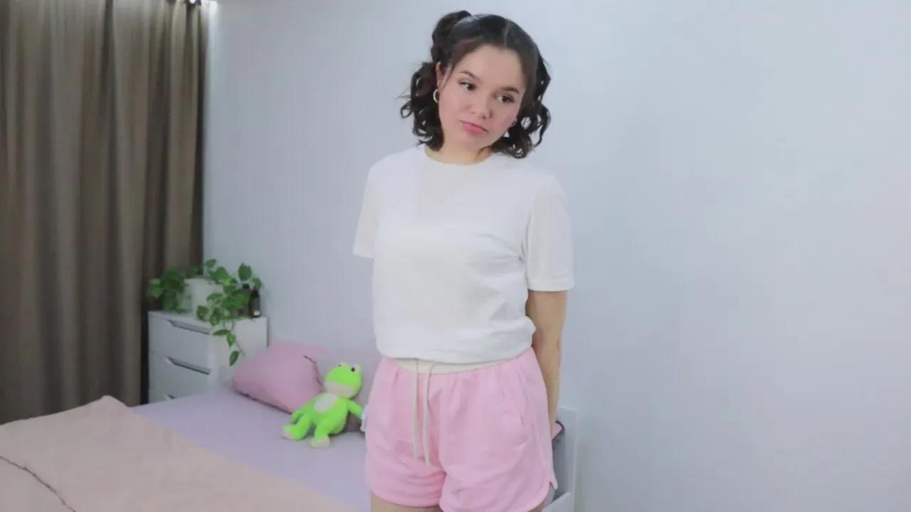 CallMeLaura —  #anal #pussy #squirt #analtoys #masturbation #pee #cum