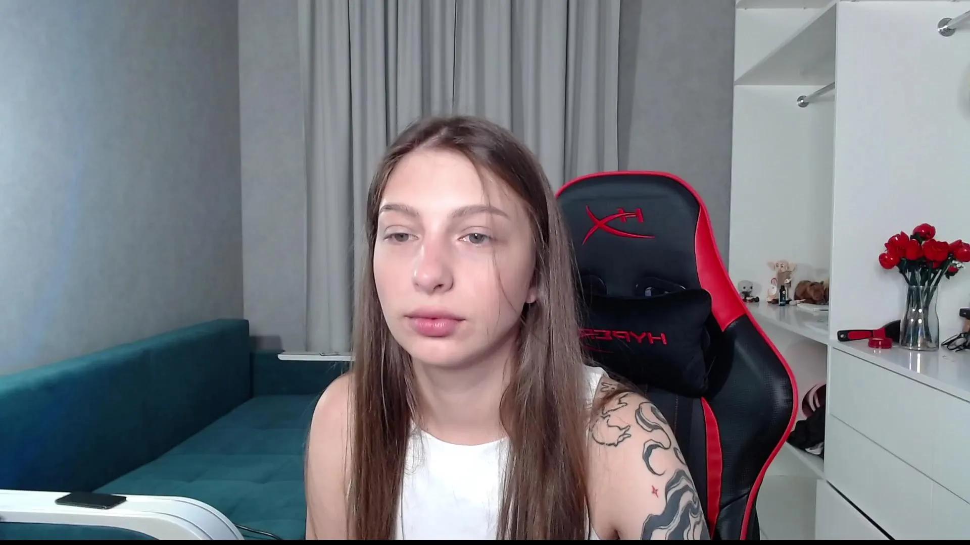 Offline CandyLala on Cam4