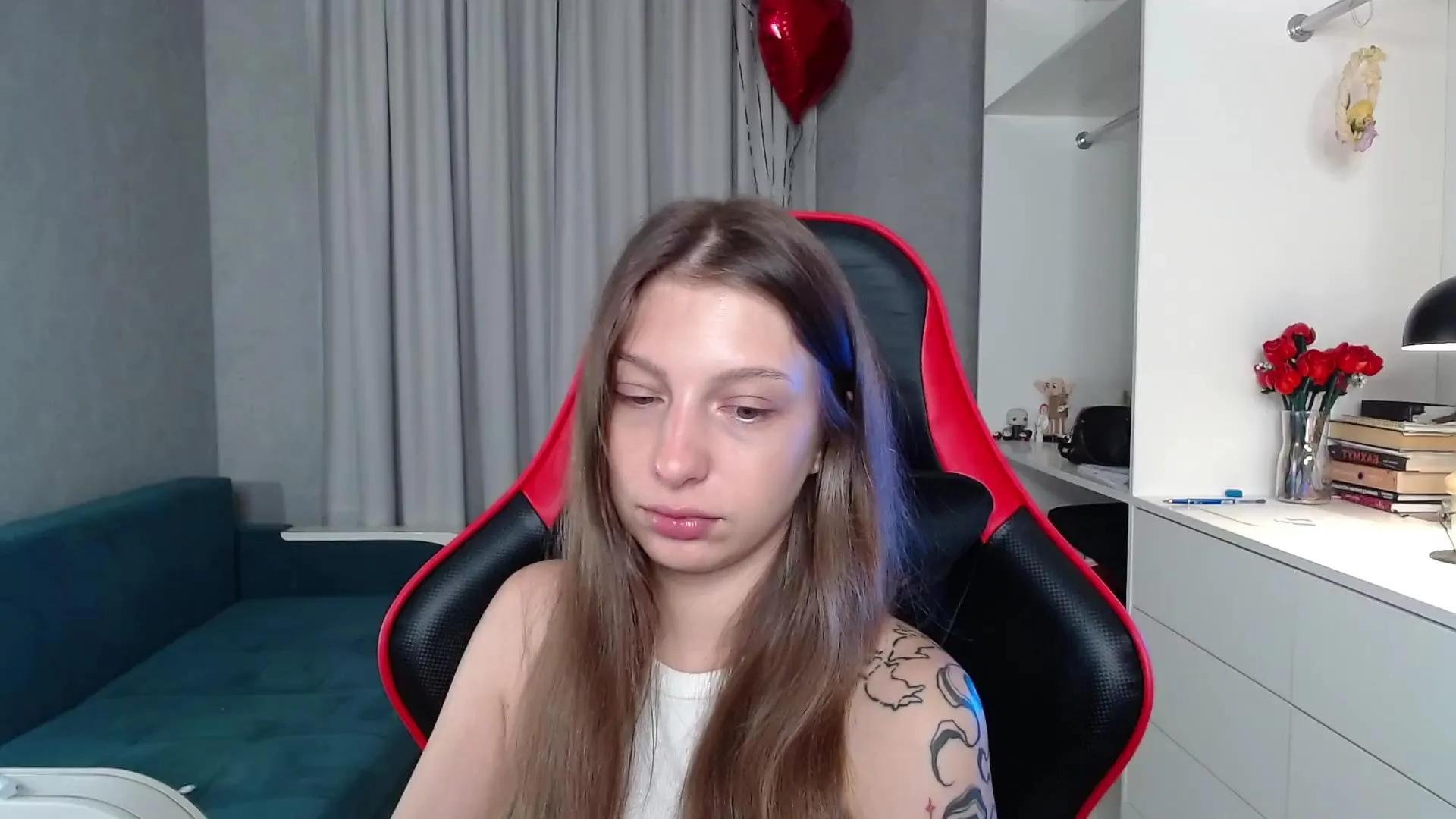Offline CandyLala on Cam4