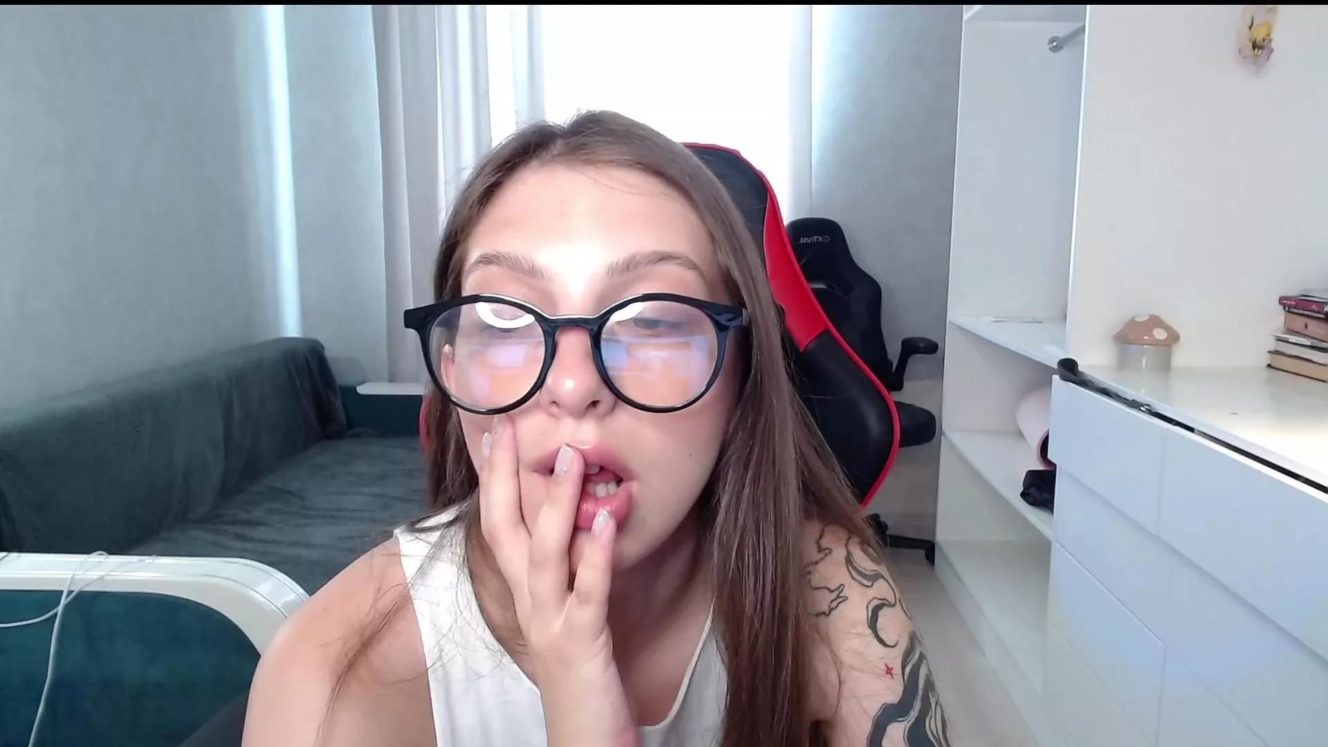 Offline CandyLala on Cam4