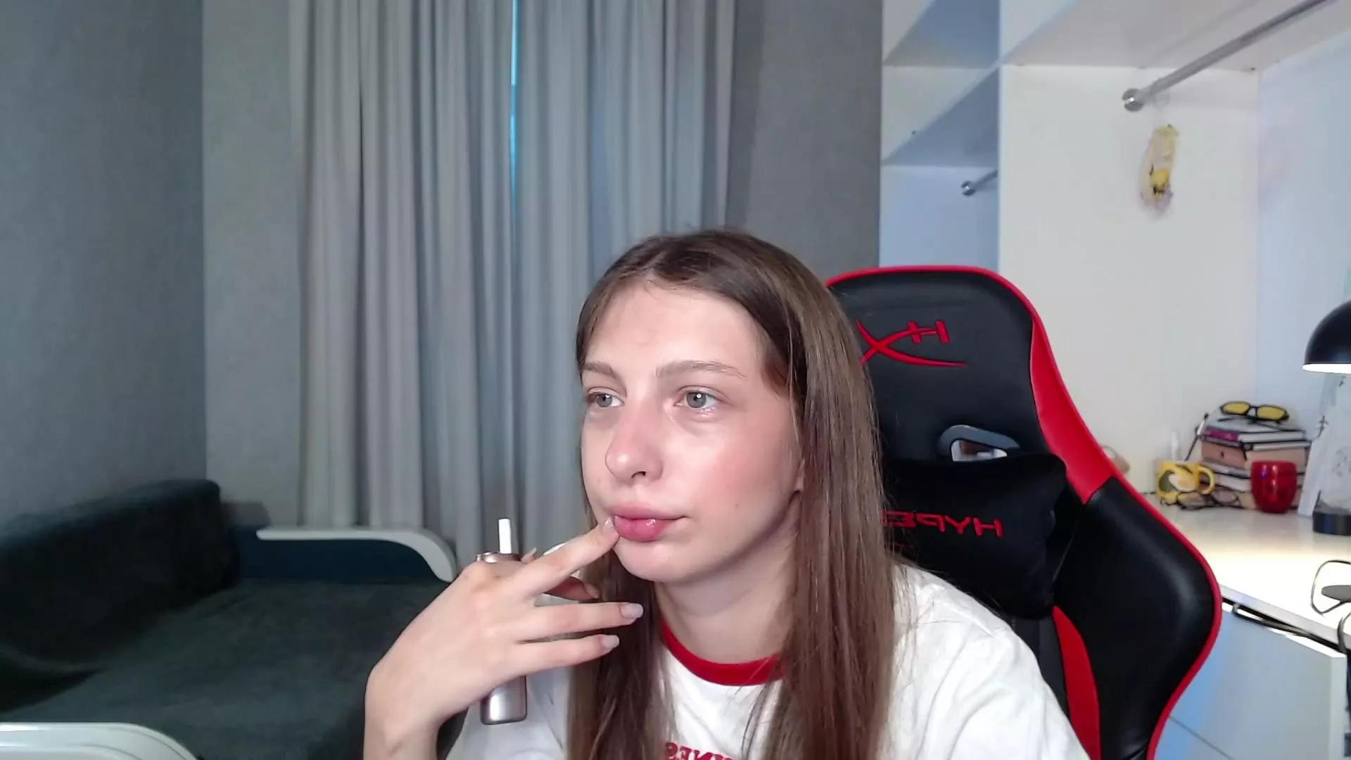 Offline CandyLala on Cam4
