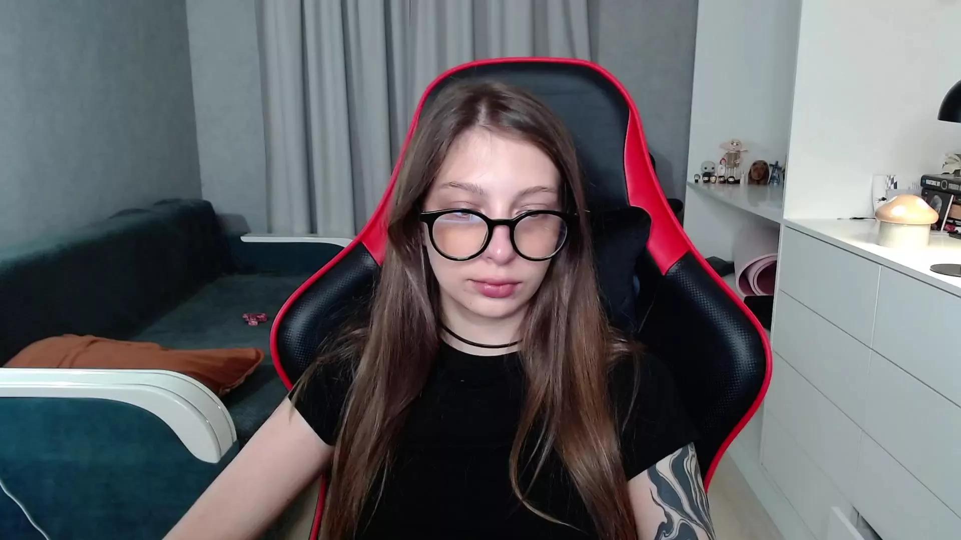 Offline CandyLala on Cam4
