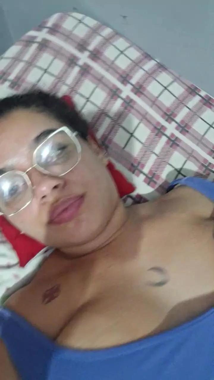Offline Carolindaa on Cam4