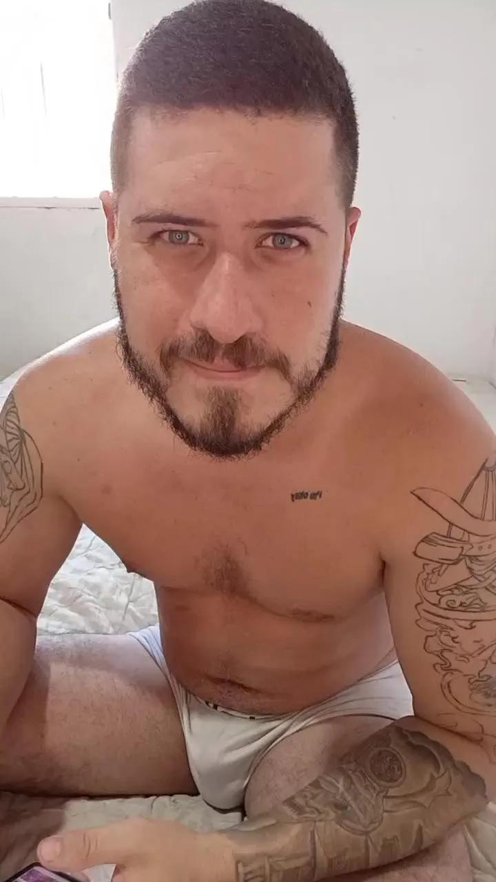 Offline casadosfd4 on Cam4
