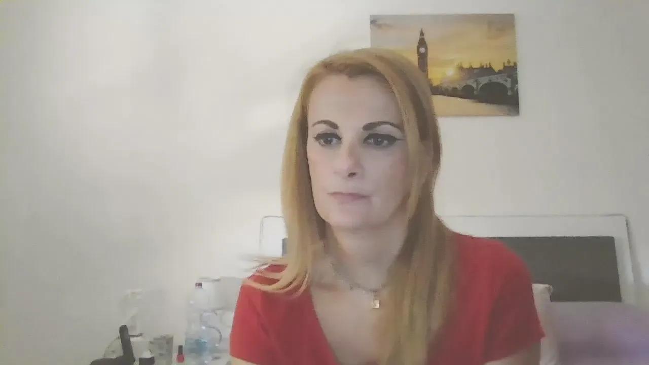 Cassandra1989 on Cam4 