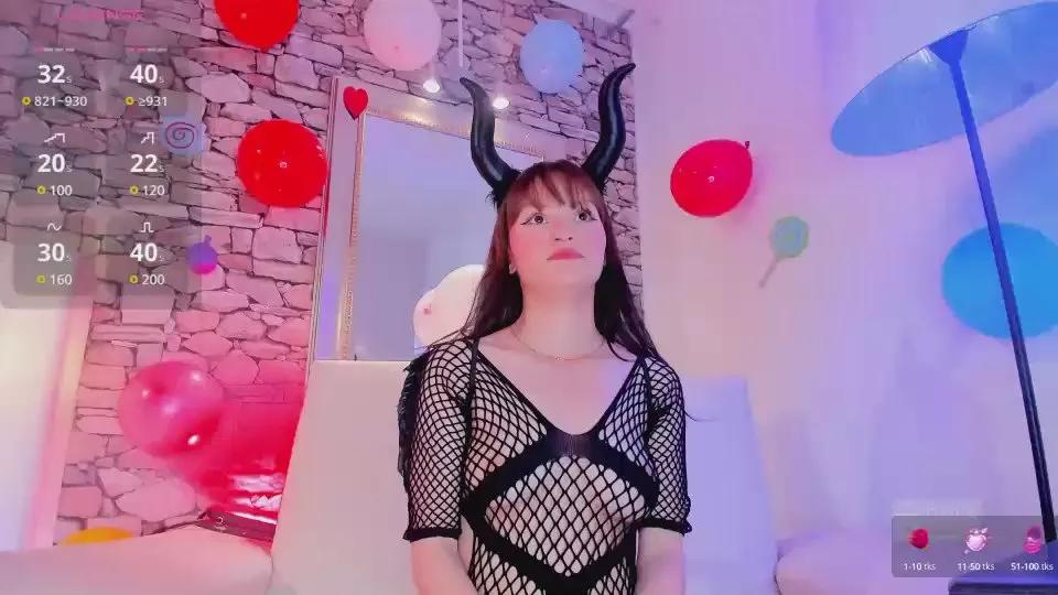 Celeste_Moon18 on Cam4 