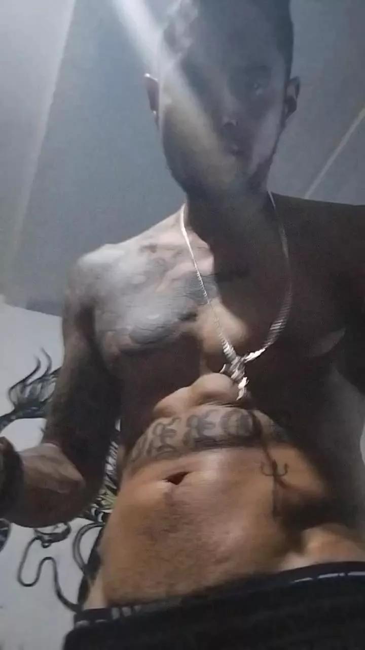 Chacalon090 on Cam4 