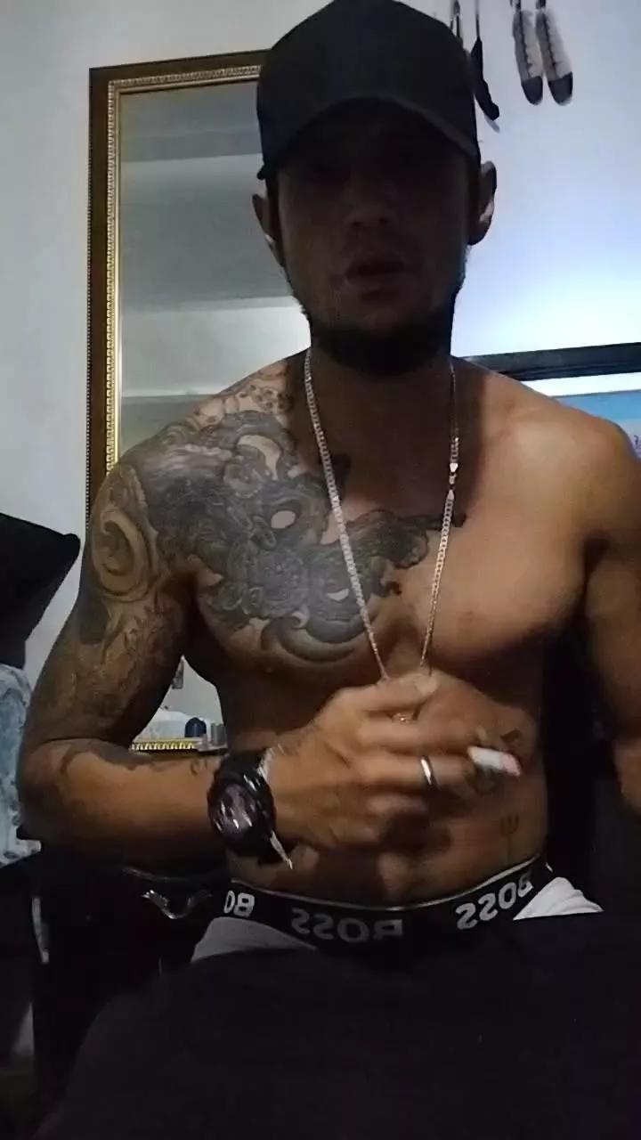 Chacalon090 on Cam4 