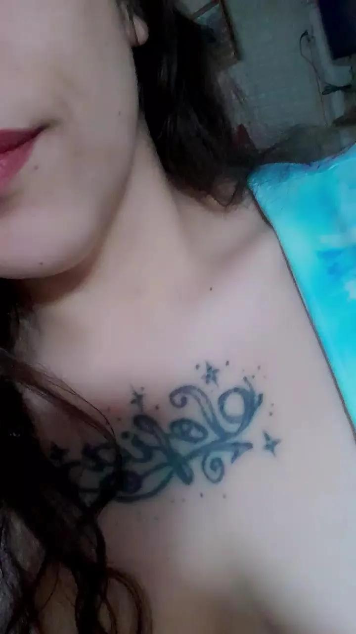 Offline Charlott31 on Cam4