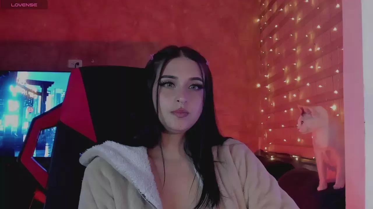 Offline Charlotte_greys on Cam4