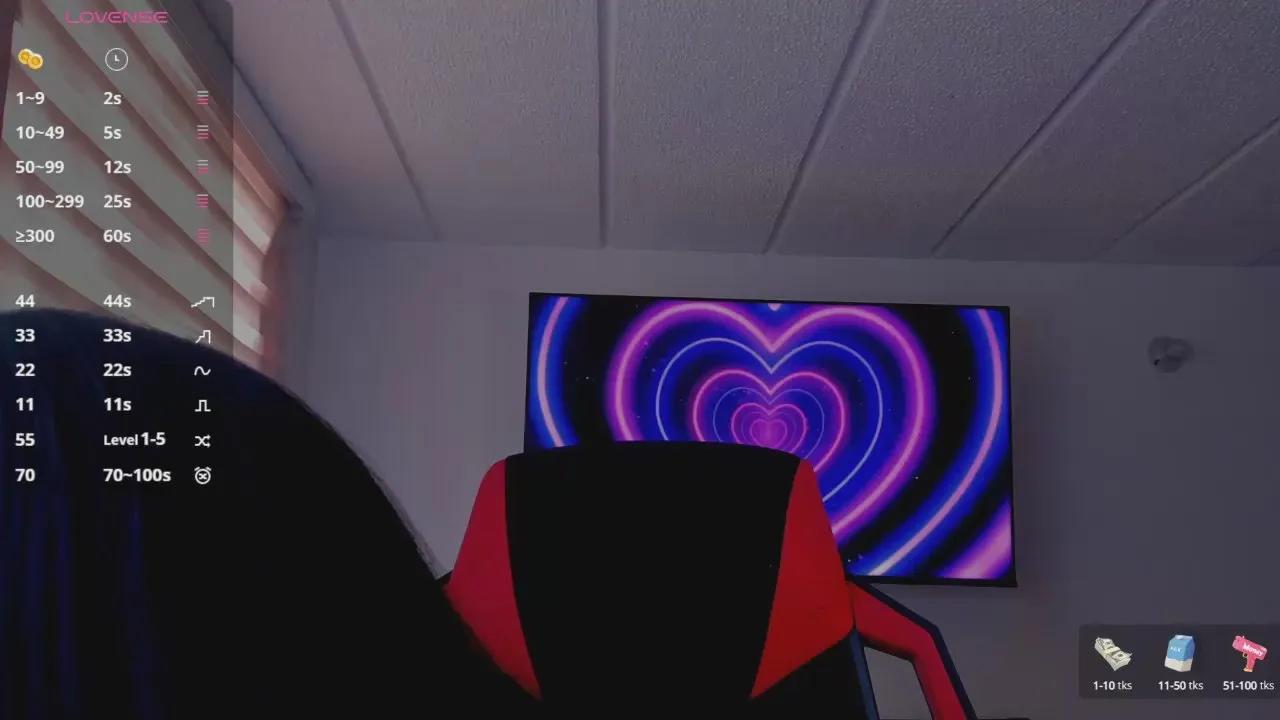 Offline Charlotte_greys on Cam4