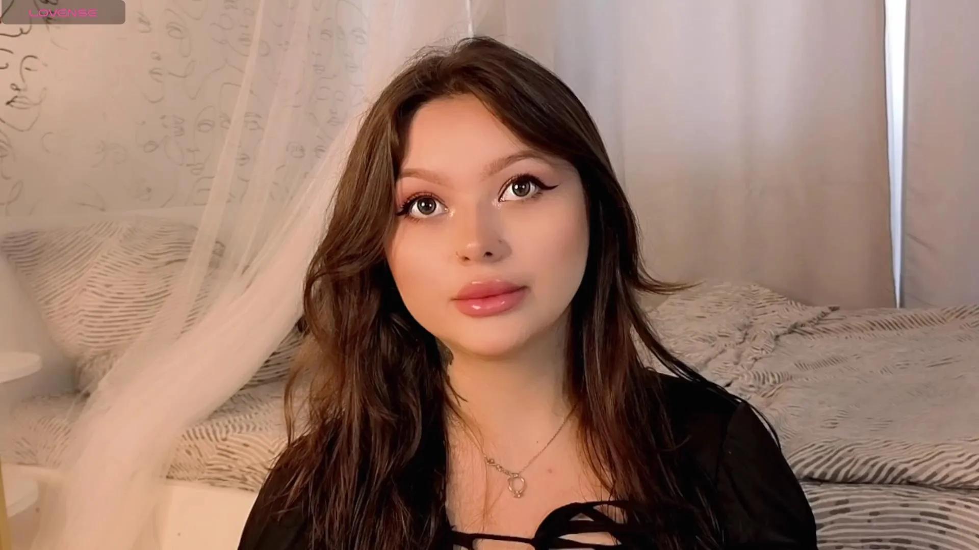 charming_peach on Cam4