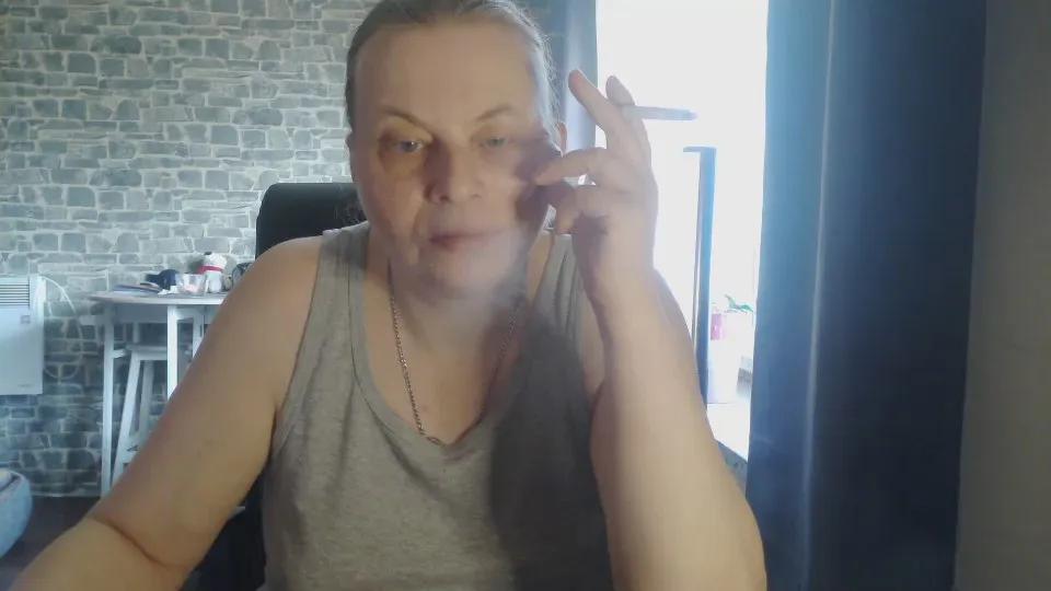 Cherrysweetkiss — Freechat on Cam4