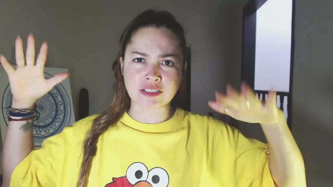 Offline Chiaraferrara on Cam4