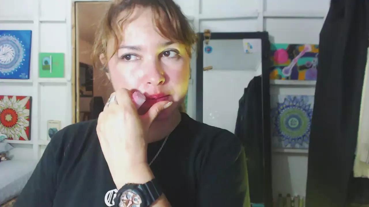 Offline Chiaraferrara on Cam4