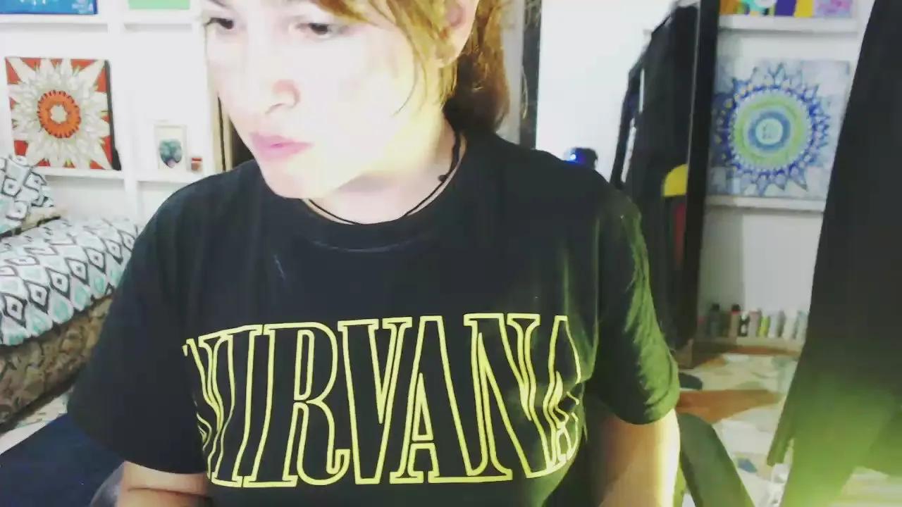 Offline Chiaraferrara on Cam4