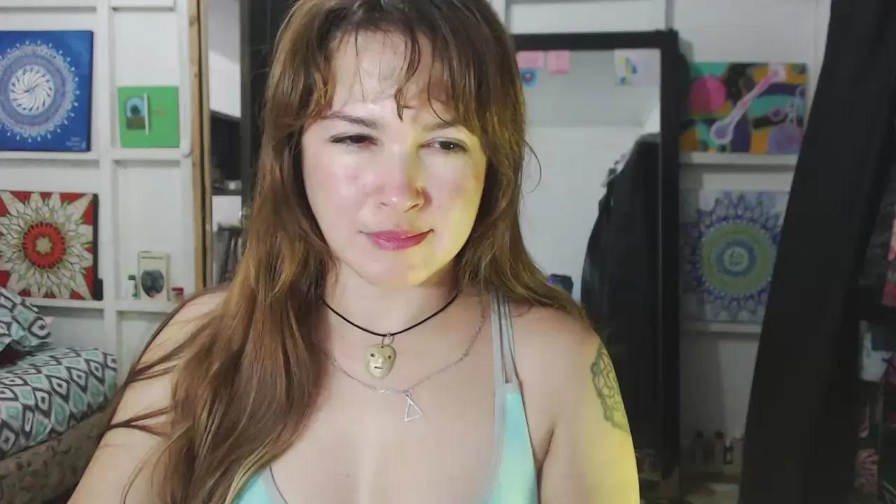 Offline Chiaraferrara on Cam4